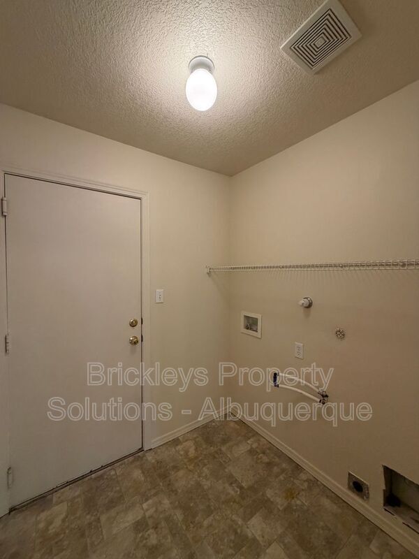 Building Photo - 7704 Woodstar Ave NW