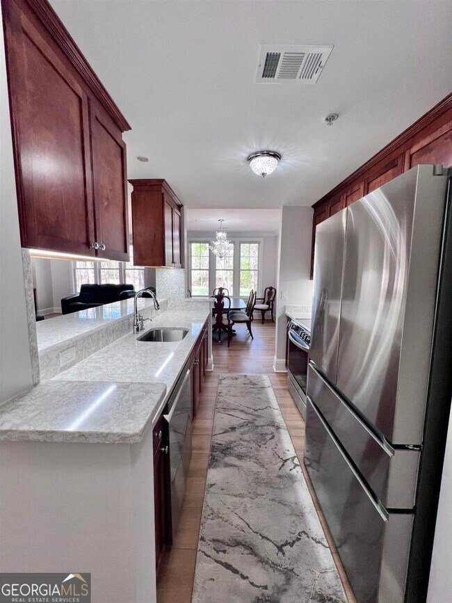 Building Photo - 1040 Creekside