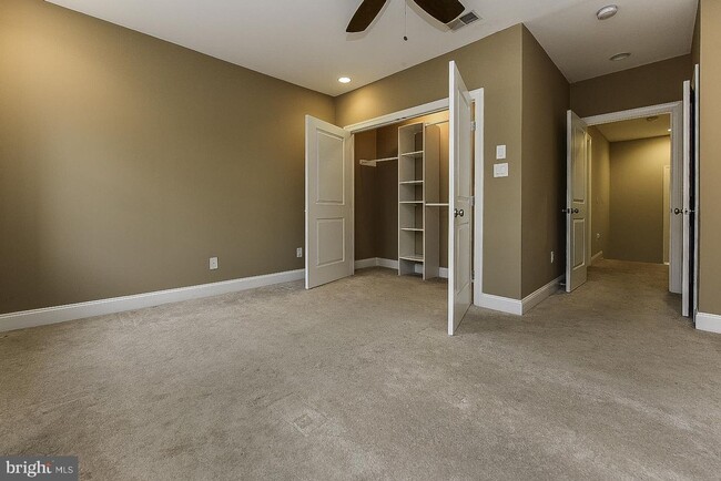 Building Photo - 2012 Carpenter St