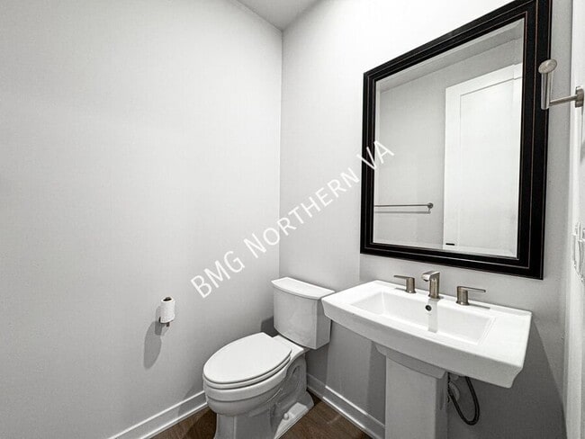 Building Photo - 41684 Carefree Court