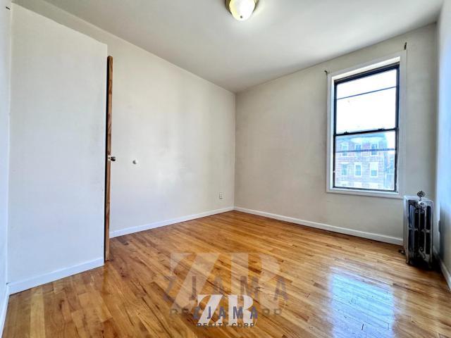 Building Photo - 3 bedroom in Brooklyn NY 11213