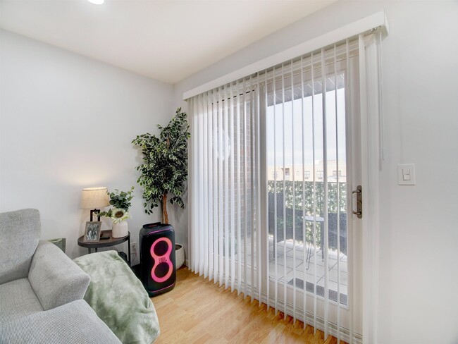 Building Photo - 8841 John F. Kennedy Blvd