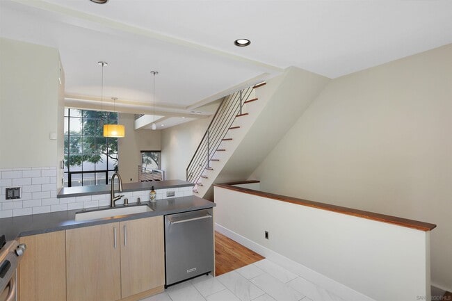 Building Photo - 1575 Kettner Blvd