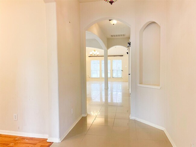 Building Photo - 3257 Gladewater Ln