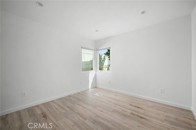 Building Photo - 317 N Kenwood St