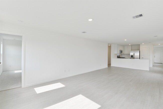 Building Photo - 16818 Great Highlands Dr