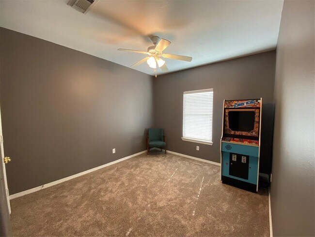 Building Photo - 10011 Sugarvine Ln