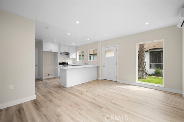 Building Photo - 417 Riverdale Dr