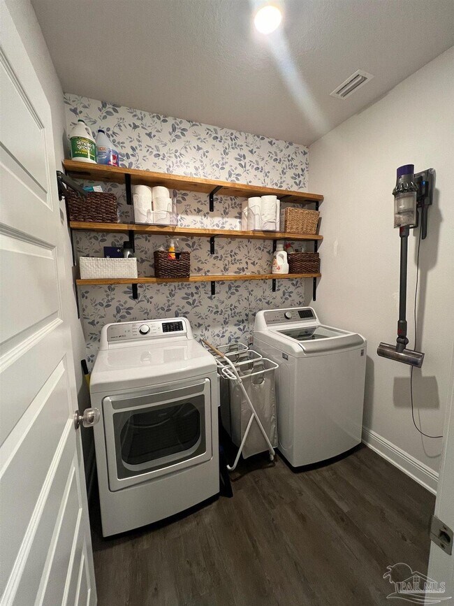 Building Photo - 8026 Burnside Lp