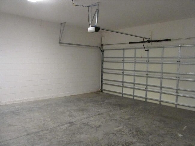 Building Photo - 4900 Golden Zenith Wy