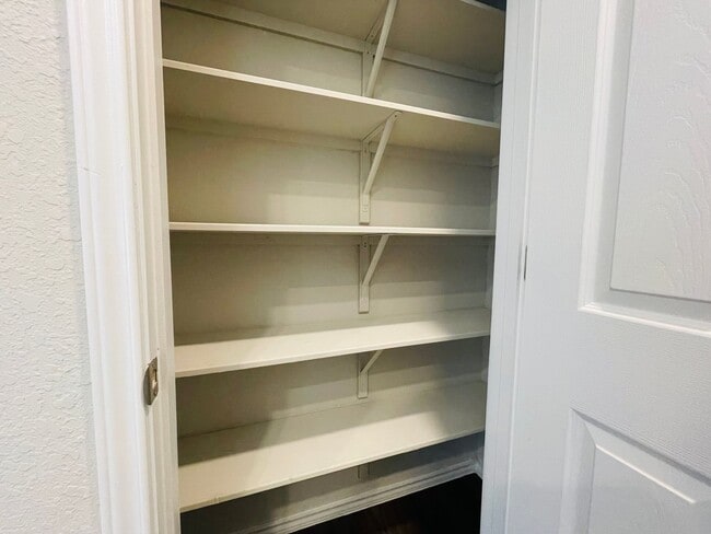 Building Photo - 3/2 in Knox Ridge