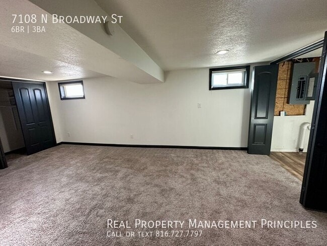 Building Photo - 7108 N Broadway