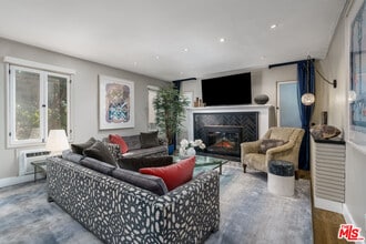 Building Photo - 2066 Glencoe Way