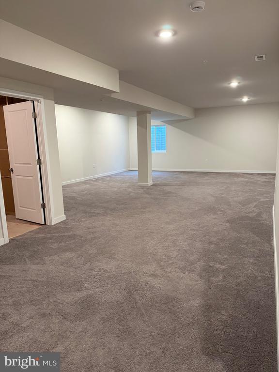 Building Photo - 127 Painters Wy