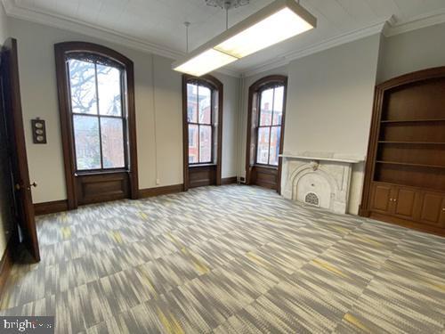 Building Photo - 218 E Market St