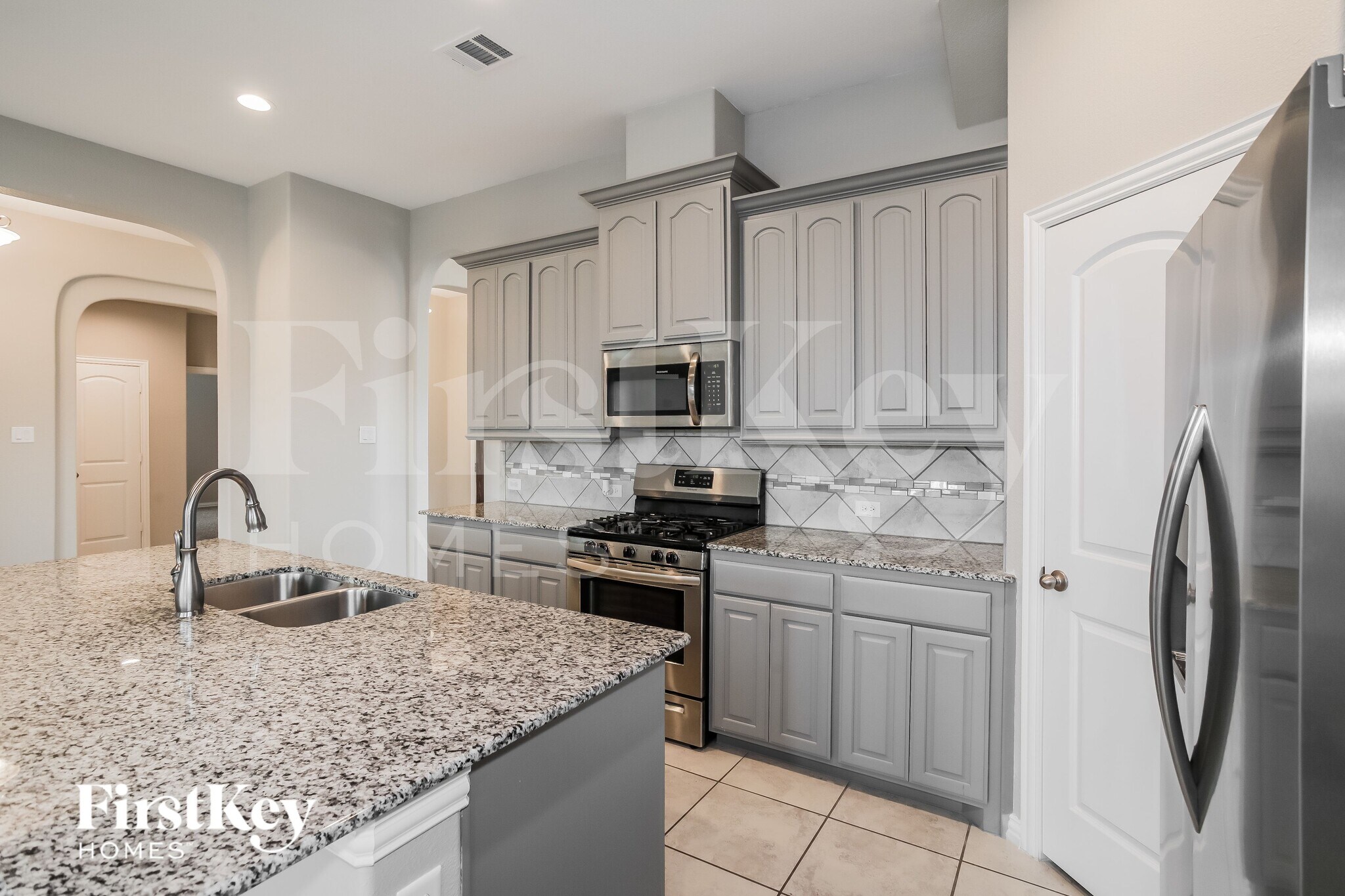 Building Photo - 304 Stefani Dr