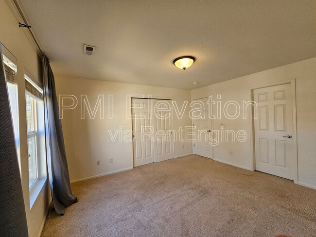 Building Photo - 12832 Mayfair Way