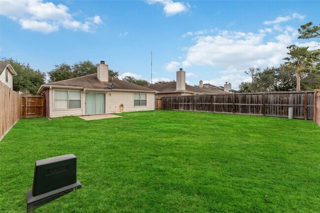 Building Photo - 21219 Somerset Park Ln