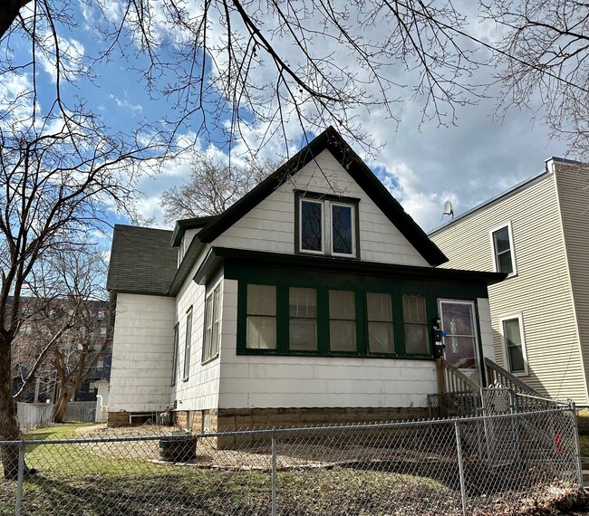 Building Photo - 227 N Humboldt Ave N