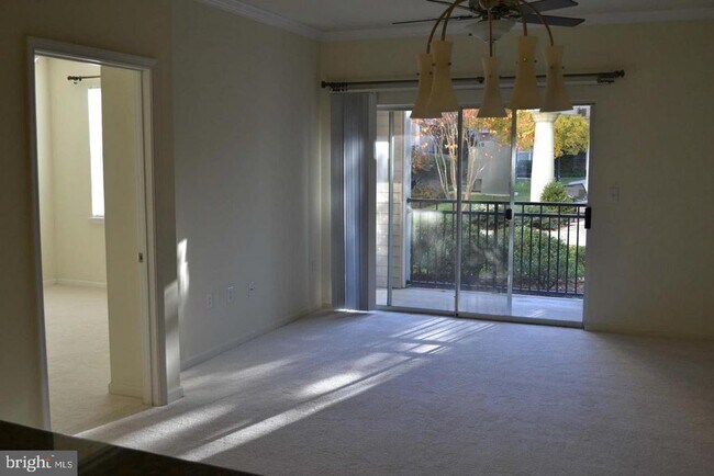Building Photo - 12937 Centre Park Cir