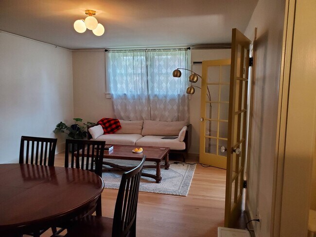 Building Photo - Laurel220 (KC-JF)