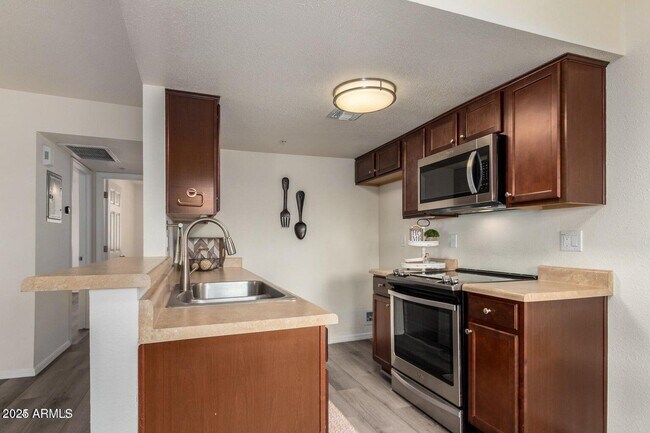 Building Photo - 14644 Yerba Buena Way