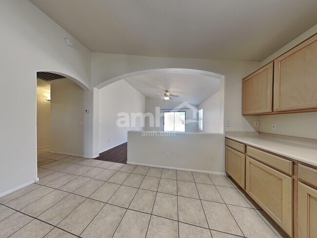 Building Photo - 11436 E Pronghorn Ave