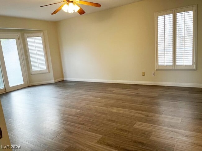 Building Photo - 16 Oak Hollow Ct