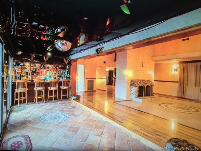 Building Photo - 210 NE 107th St