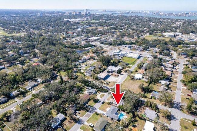 Building Photo - 1344 Springdale St