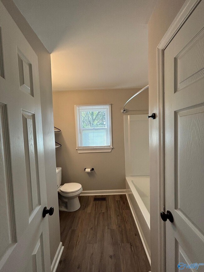 Building Photo - 2803 Hester Ln NW