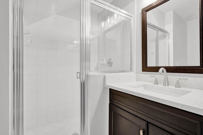 Building Photo - Amazing 4 Bedroom, 3 Bath home plus large 21'x11' loft located in Parkland Isles!