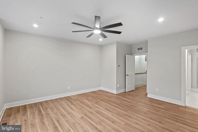 Building Photo - 1704 Bandit Loop