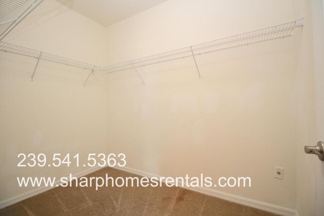 Building Photo - 709 SW 25th Ln