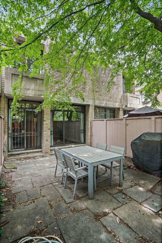 Building Photo - 1285 Delaware Ave SW