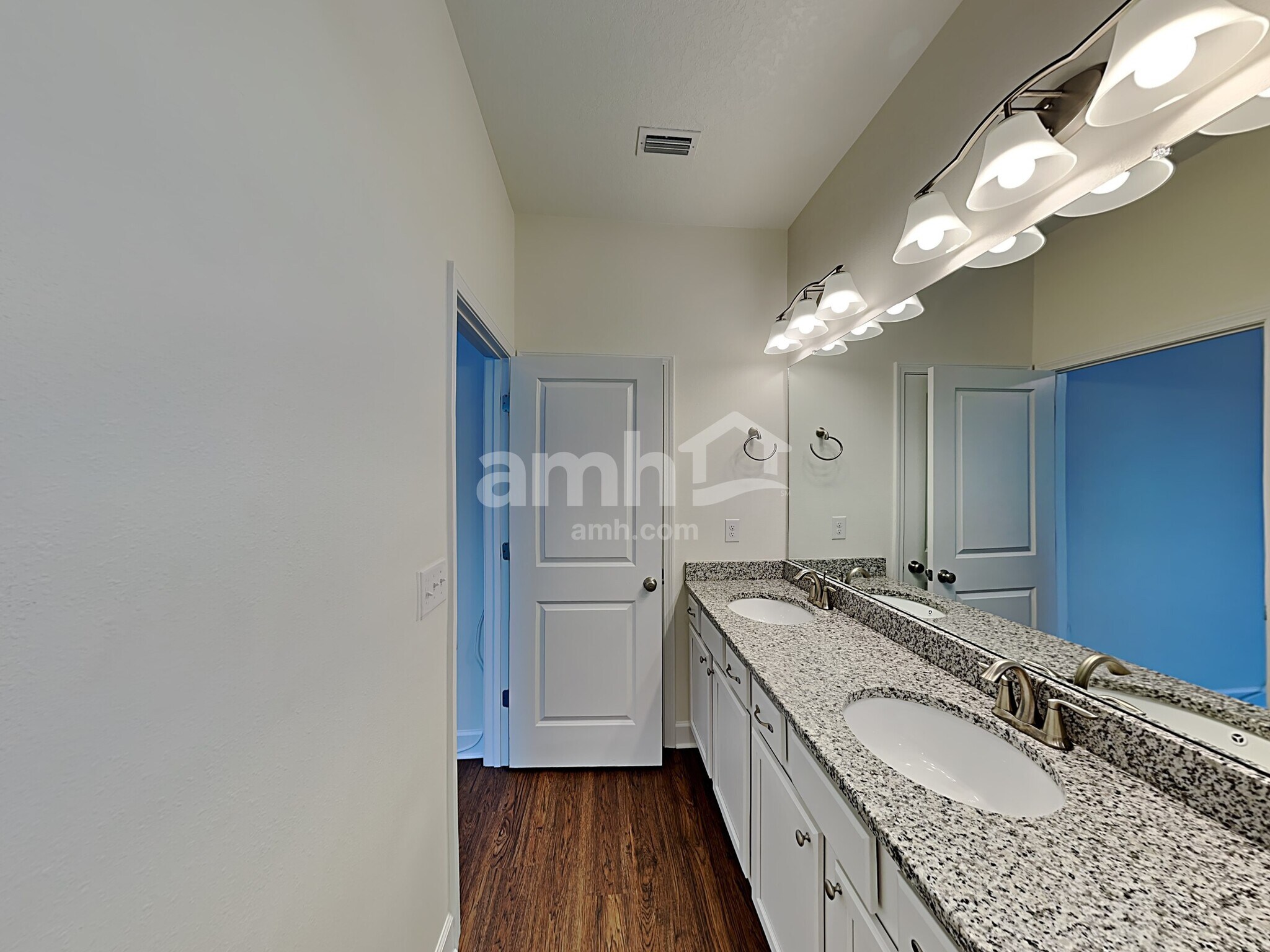 Building Photo - 307 Pine Terrace Dr