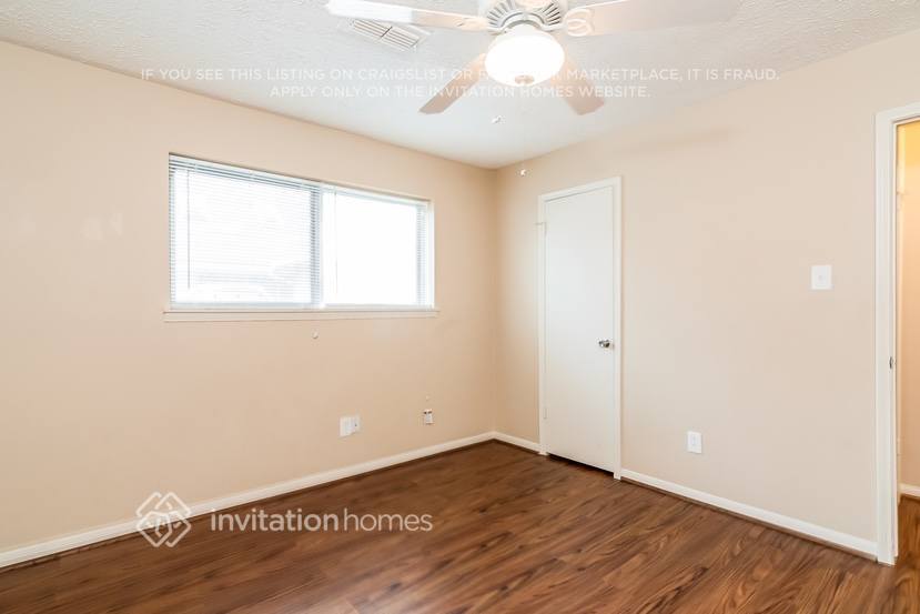 Building Photo - 10127 Sagerock Dr