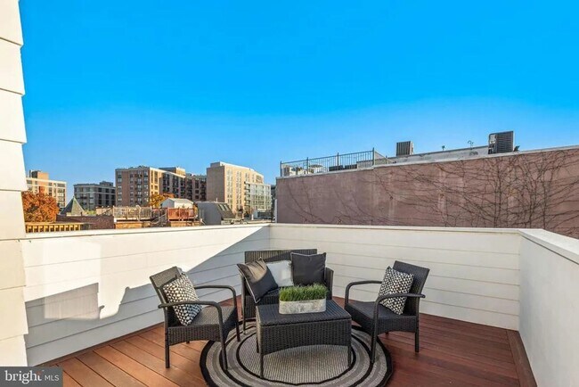 Building Photo - Modern 3BR/3BA Shaw Penthouse with Two Private Decks