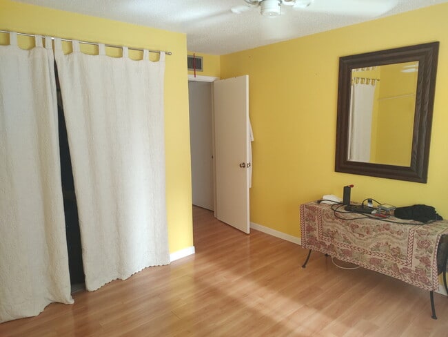Building Photo - "$200 move in Special. Quite and Peaceful 2-Bed, 2-Bath Condo in Palm Harbor – 1070 Sq Ft."