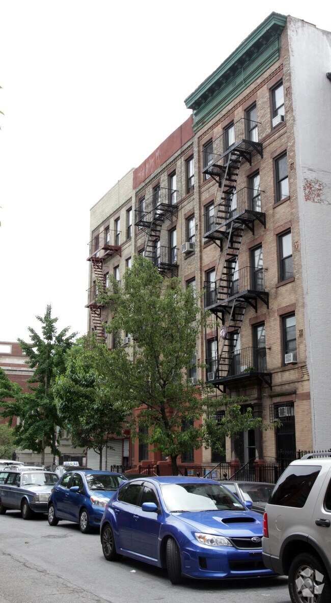 Building Photo - 464 E 115th St