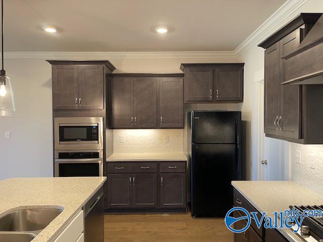 Building Photo - 161 Rugby Dr