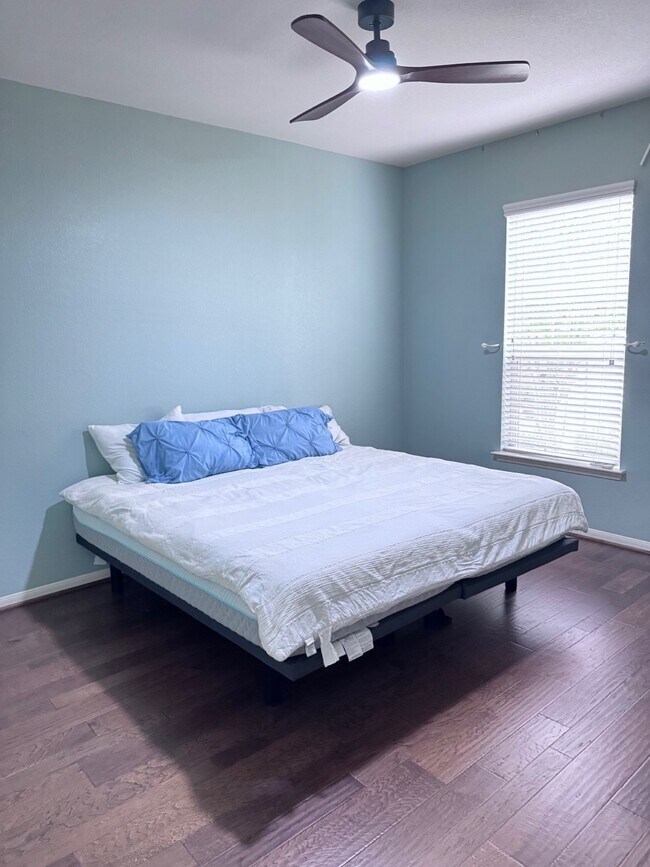 Building Photo - 2820 Pranzo Ln