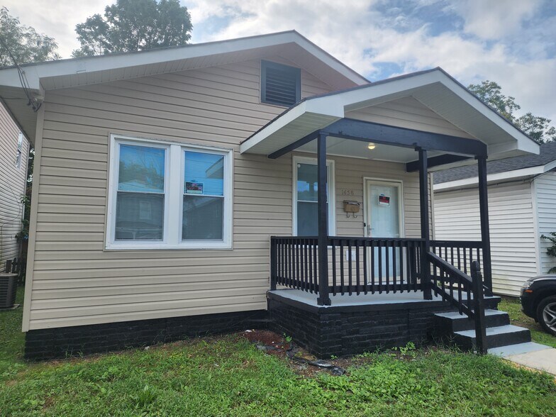 Building Photo - 1458 Ferndale Ave