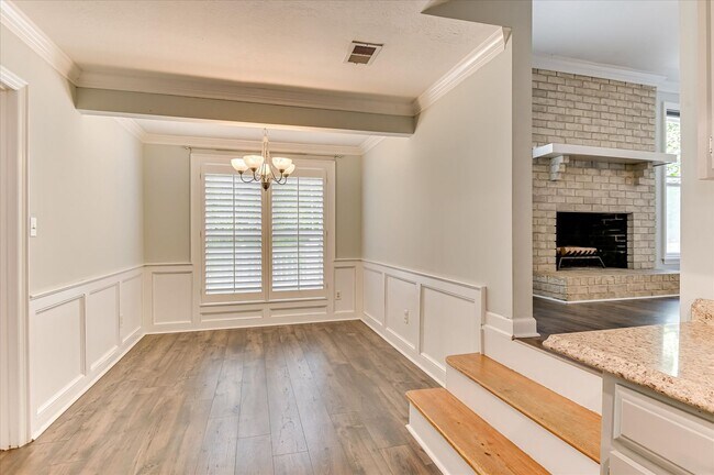 Building Photo - 230 Ronstadt Dr