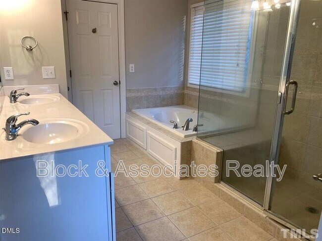 Building Photo - 3304 Drexel Hill Ct