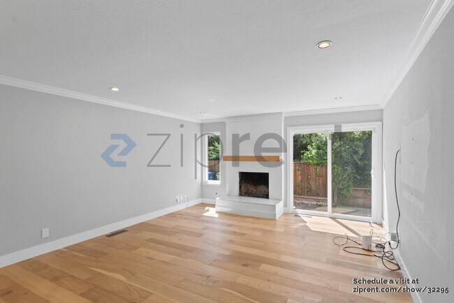 Building Photo - 144 Oakridge Dr