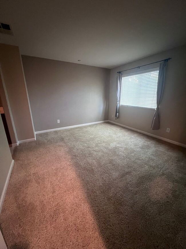 Building Photo - Coppergate Townhome