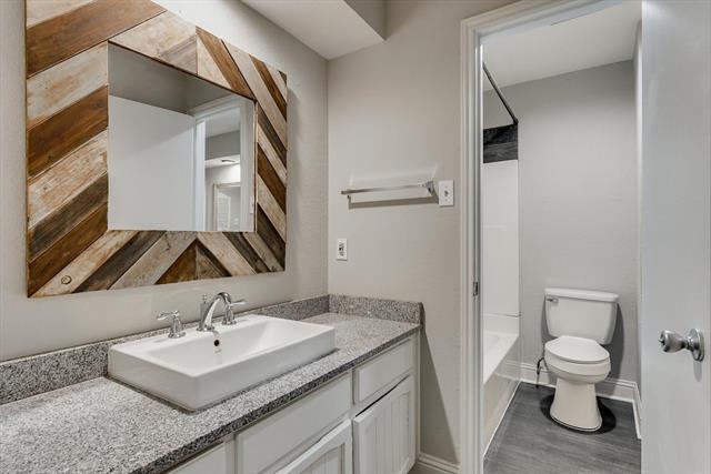 Building Photo - 421 Augustine Dr