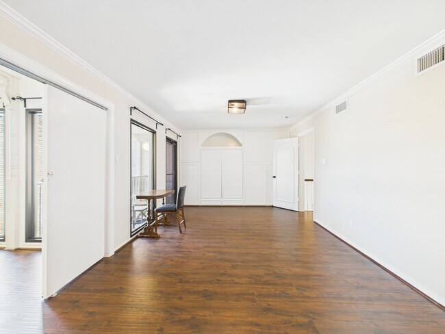 Building Photo - 7608 Del Monte Dr