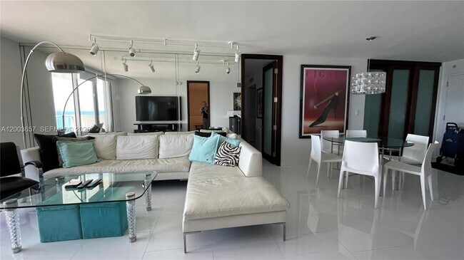 Building Photo - 5701 Collins Ave